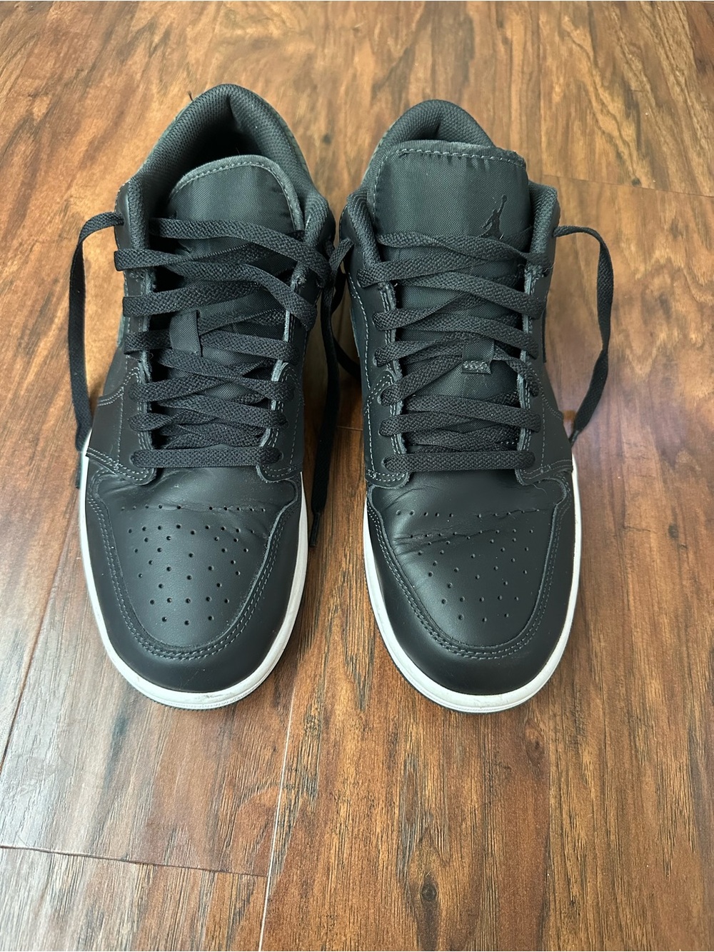 Nike Men's Low-Top Sneakers in Black with White Sole